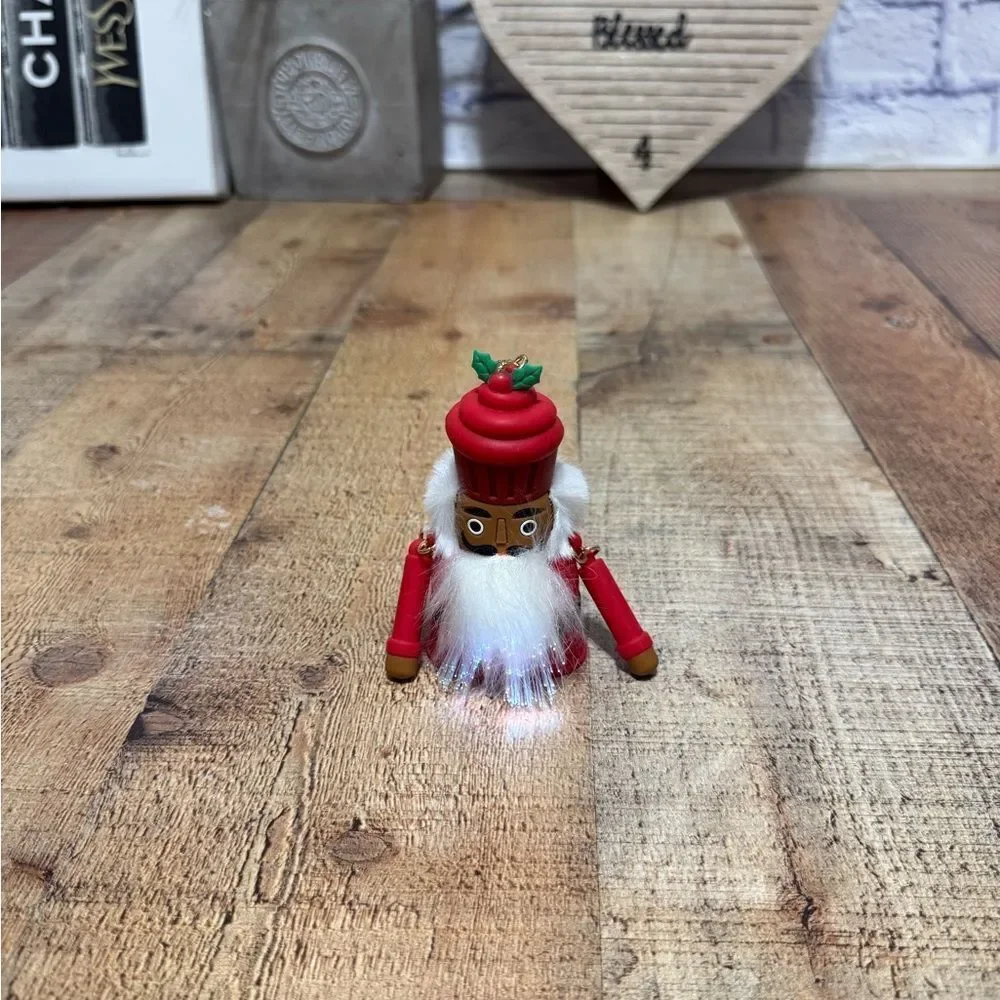 Bath & Body Works Wearable Nutcracker  Hand Sanitizer Pocket Bac Holder Light Up
